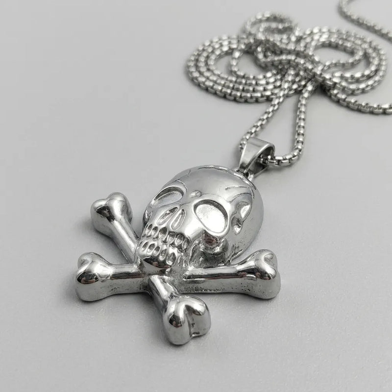 Classic Skull & Crossbones Pendant Necklace