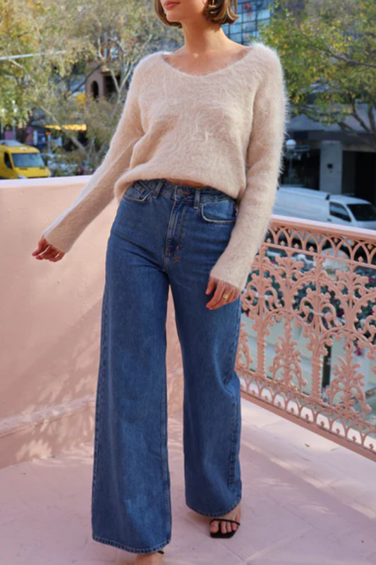 Vida® | Alpaca knitted sweater with V-neck in cream
