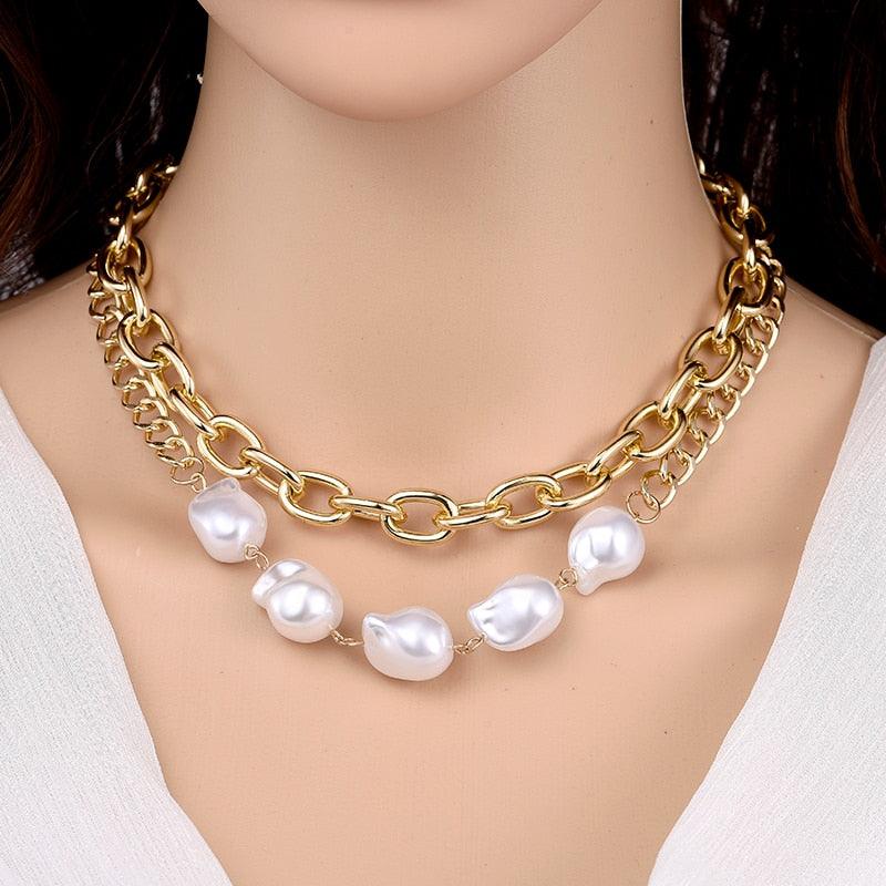 Romantic Gold Necklace for Special Moments