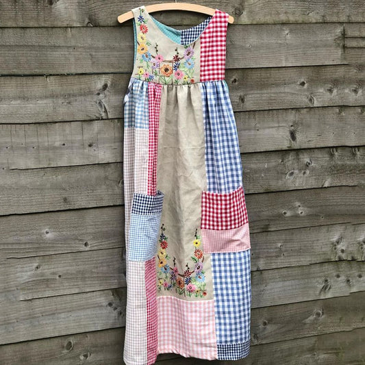 Women's Vintage Floral Patch Pocket Sleeveless Casual Dress artswardrobe
