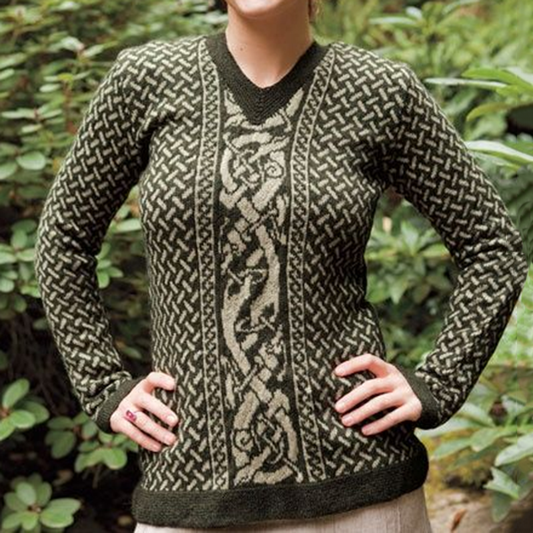 Women's Irish Celtic Knotted Contrast Jacquard V-neck Sweater artswardrobe