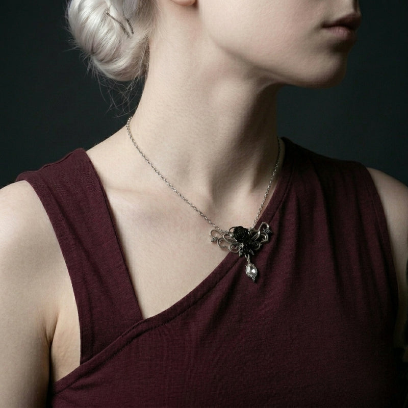 The Victorian Rose Necklace