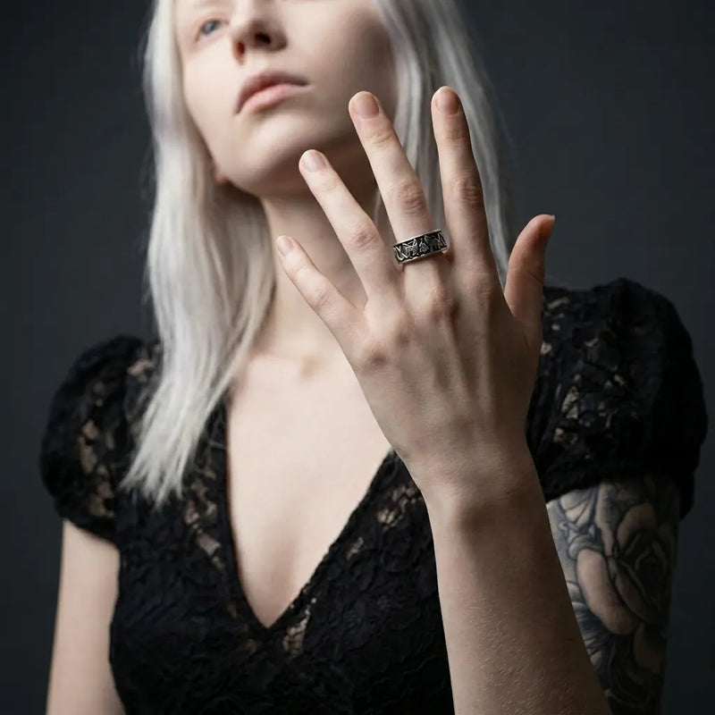 Knotwork Wolf Band Ring