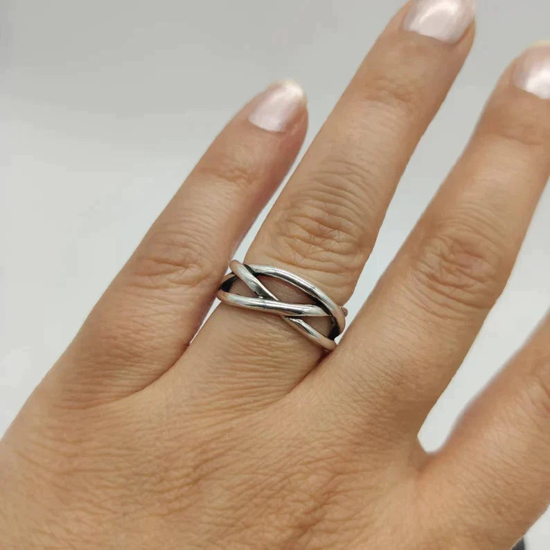 Charming Silver Ring for Any Occasion