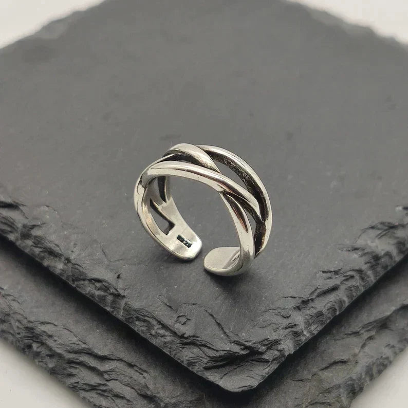 Charming Silver Ring for Any Occasion