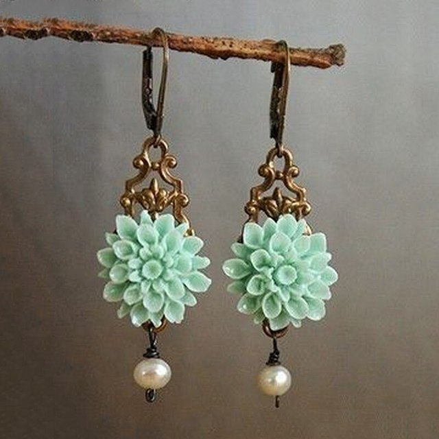 Beautiful Pearl Earring with Unique Style