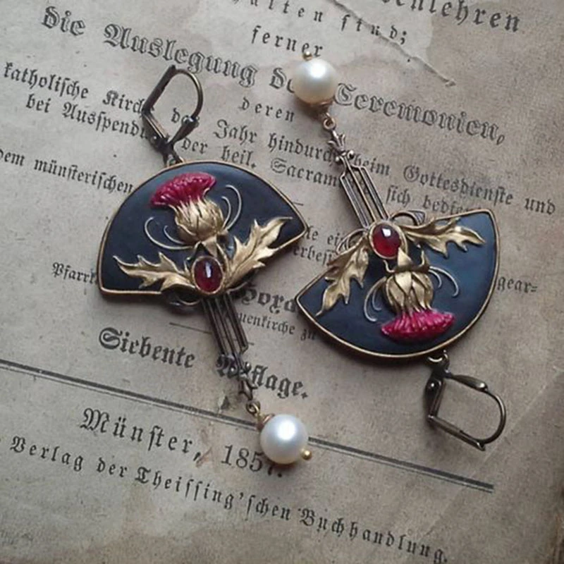 Beautiful Pearl Earring with Unique Style