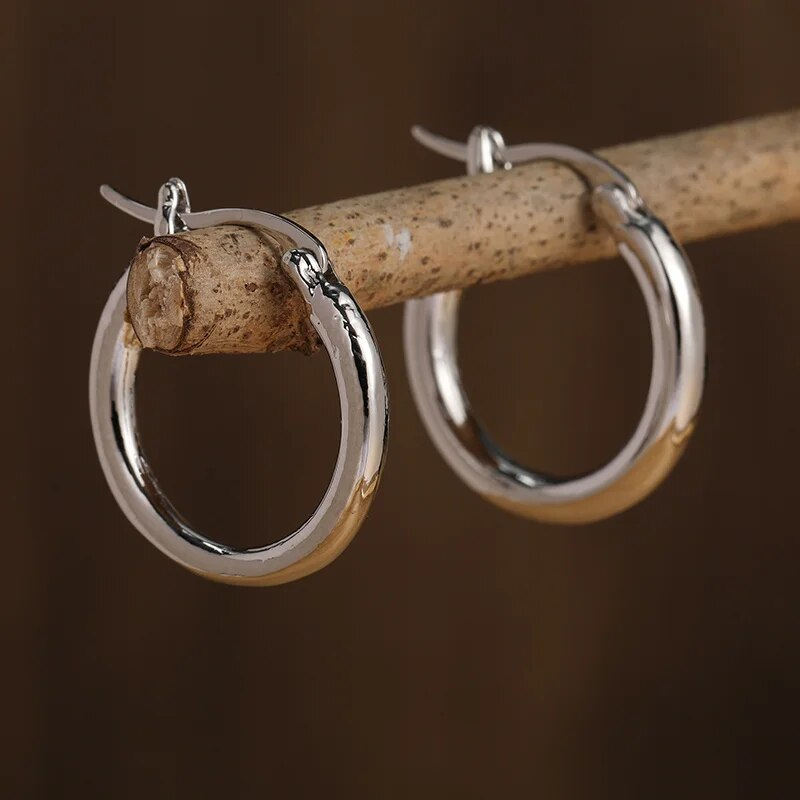 Beautiful Gold Earring with Unique Style