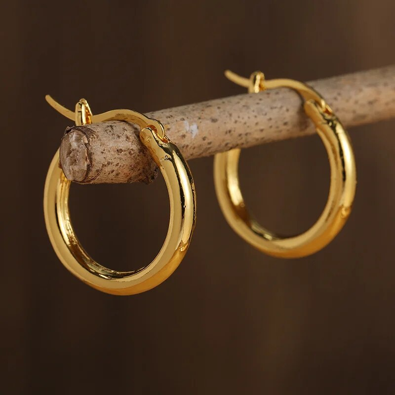 Beautiful Gold Earring with Unique Style