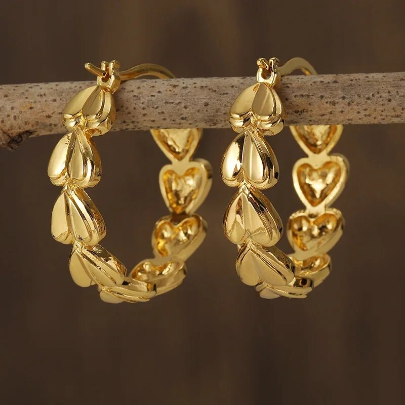 Beautiful Gold Earring with Unique Style
