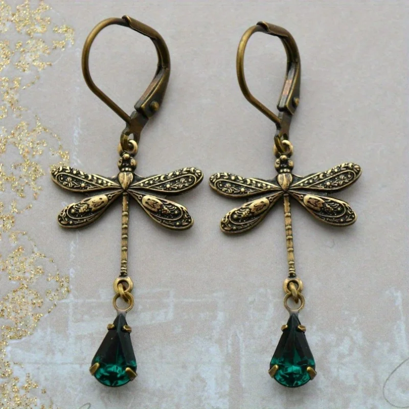 Beautiful Gold Earring with Unique Style
