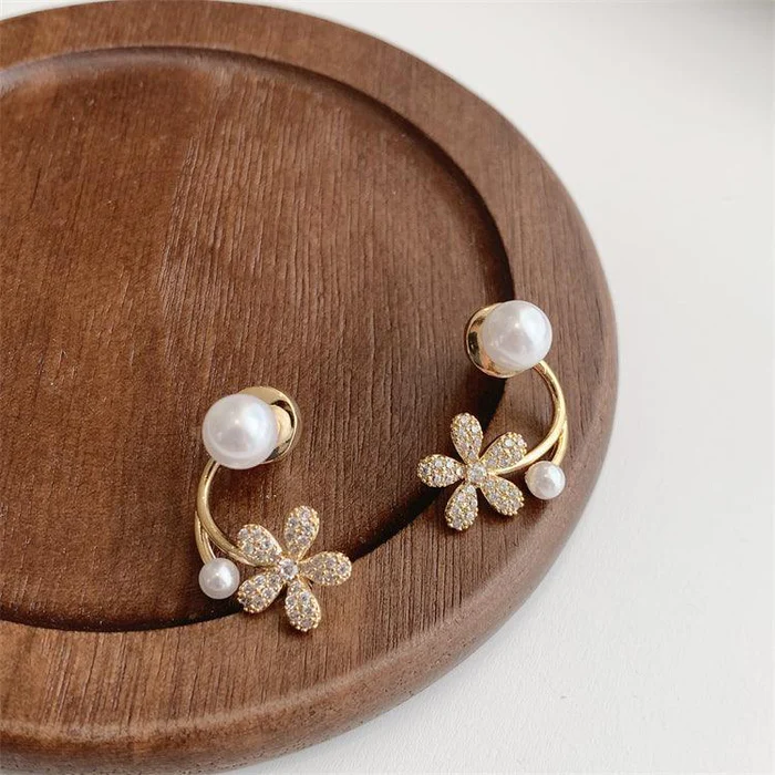 Charming Pearl Earring for Any Occasion