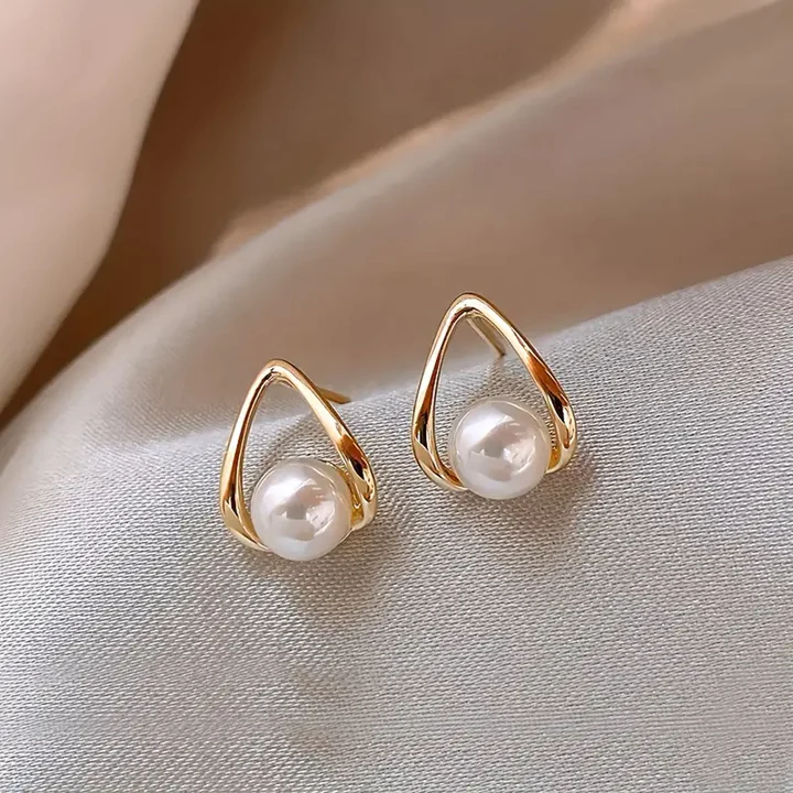 Charming Pearl Earring for Any Occasion