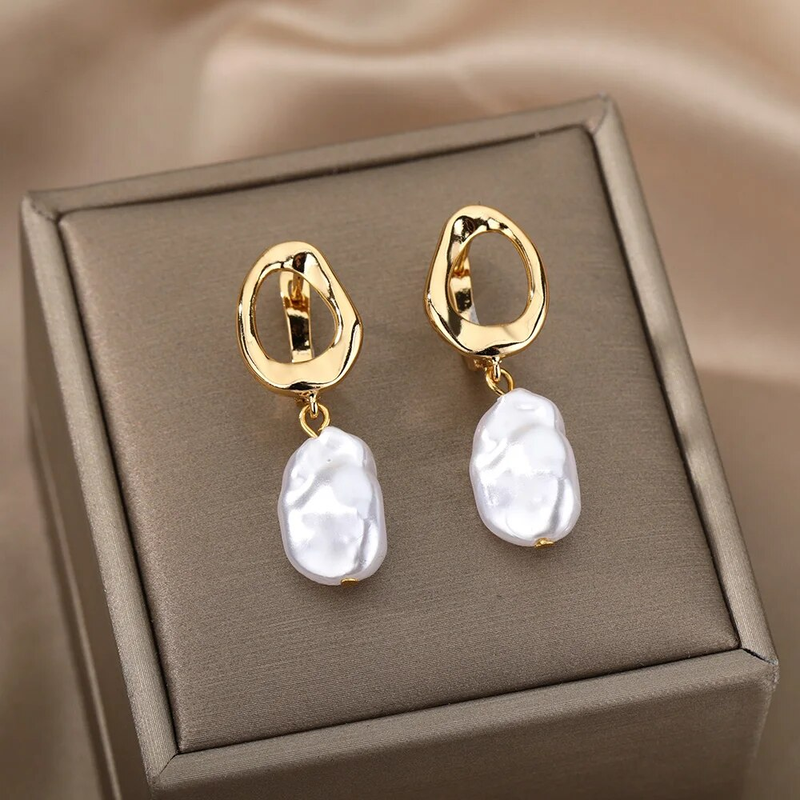 Stunning Pearl Earring for Daily Wear