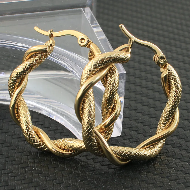 Beautiful Gold Earring with Unique Style