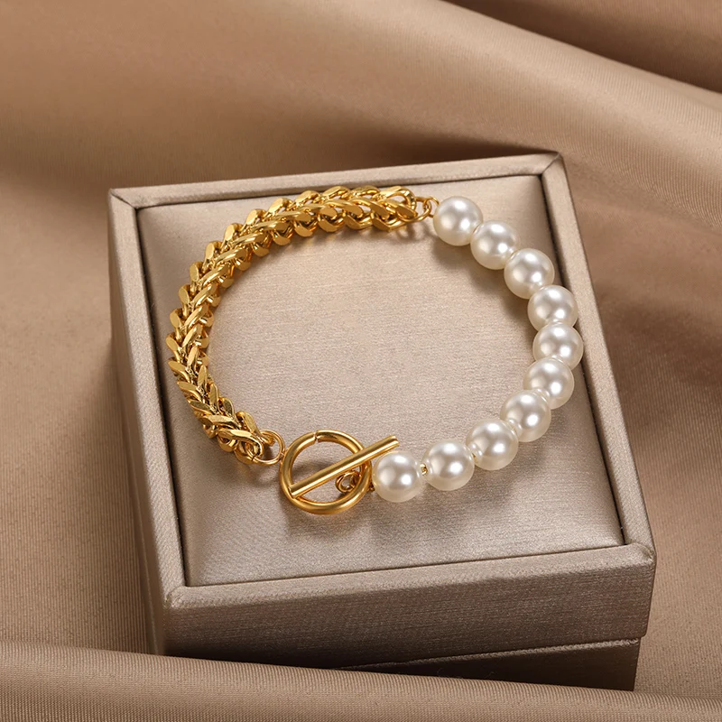 Classic Gold Bracelet with Timeless Appeal