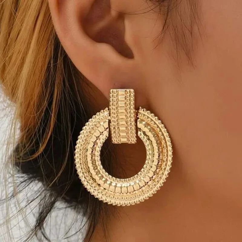 Beautiful Gold Earring with Unique Style