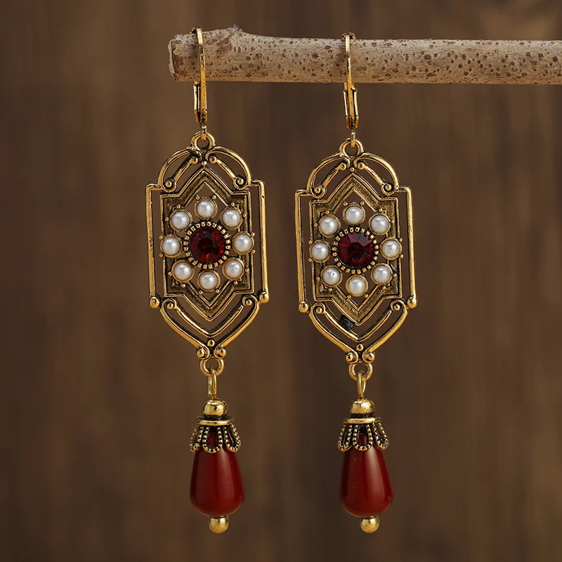 Vintage Handmade Gold Earring