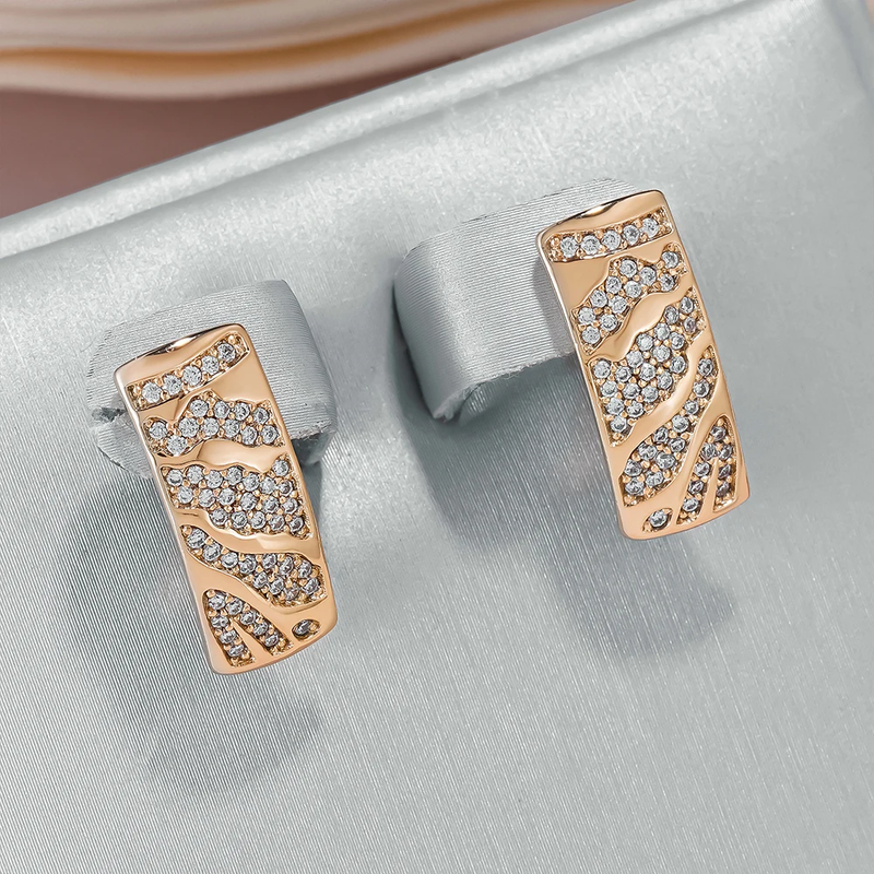 Charming Earring for Any Occasion