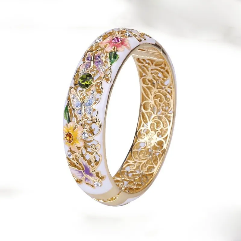 Beautiful Gold Ring with Unique Style