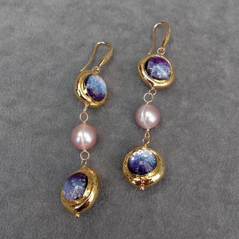 Beautiful Gold Earring with Unique Style