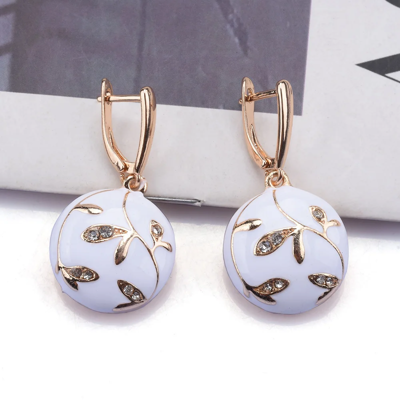 Beautiful Gold Earring with Unique Style