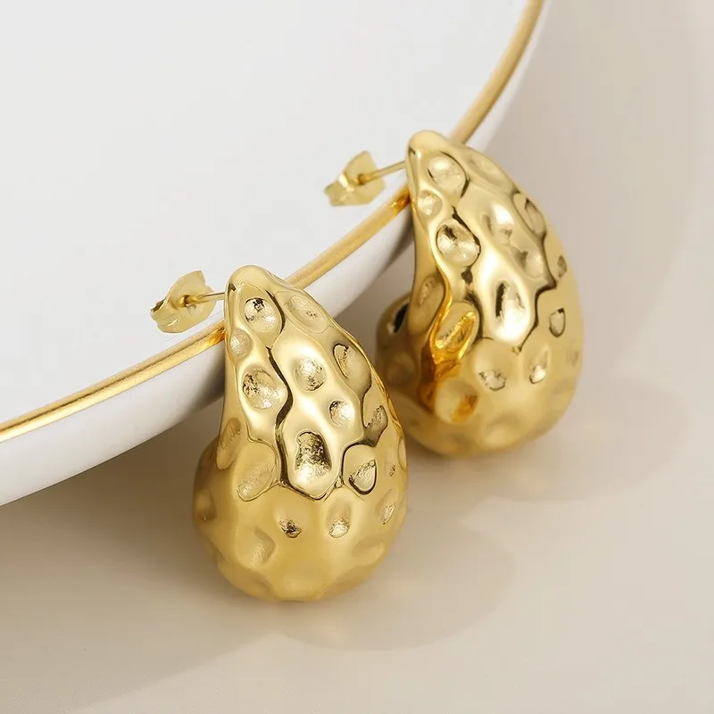 Beautiful Gold Earring with Unique Style