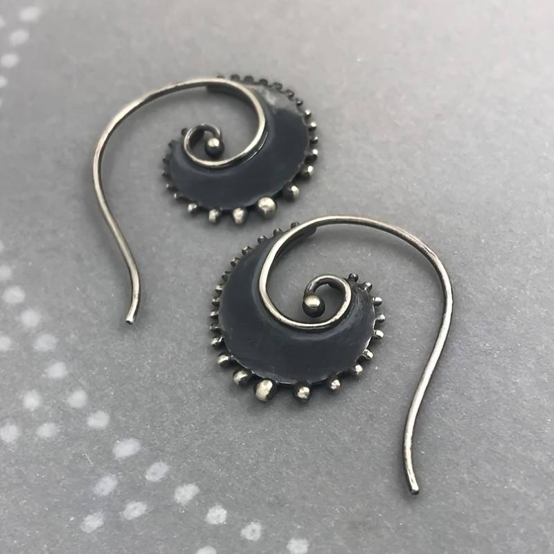 Charming Earring for Any Occasion