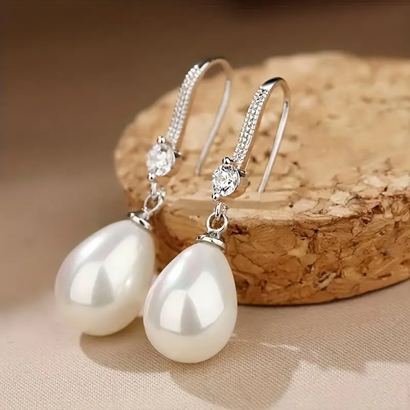 Classic Pearl Earring with Timeless Appeal