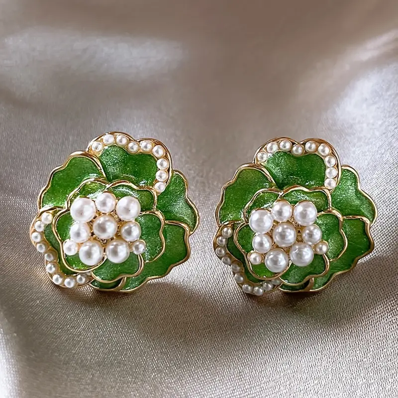 Charming Pearl Earring for Any Occasion