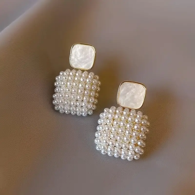 Romantic Pearl Earring for Special Moments