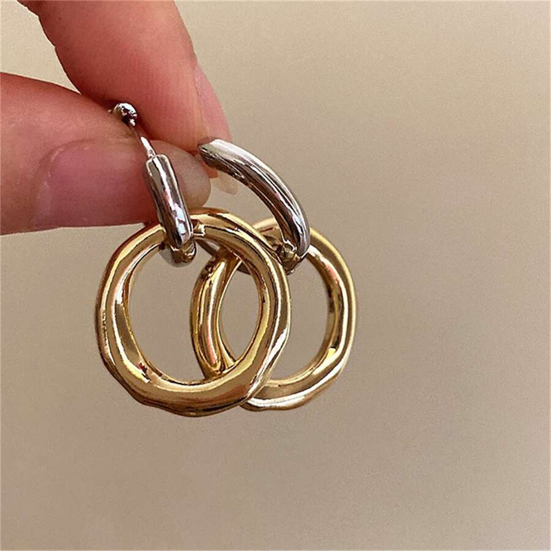 Beautiful Gold Earring with Unique Style