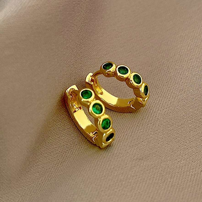 Beautiful Gold Earring with Unique Style