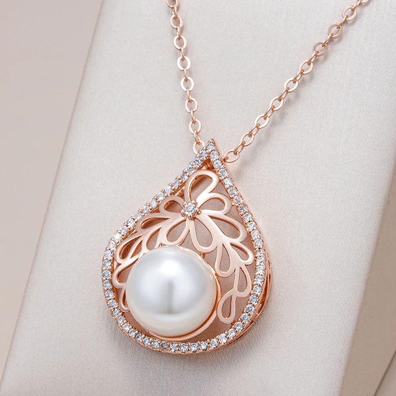 Classic Pearl Necklace with Timeless Appeal
