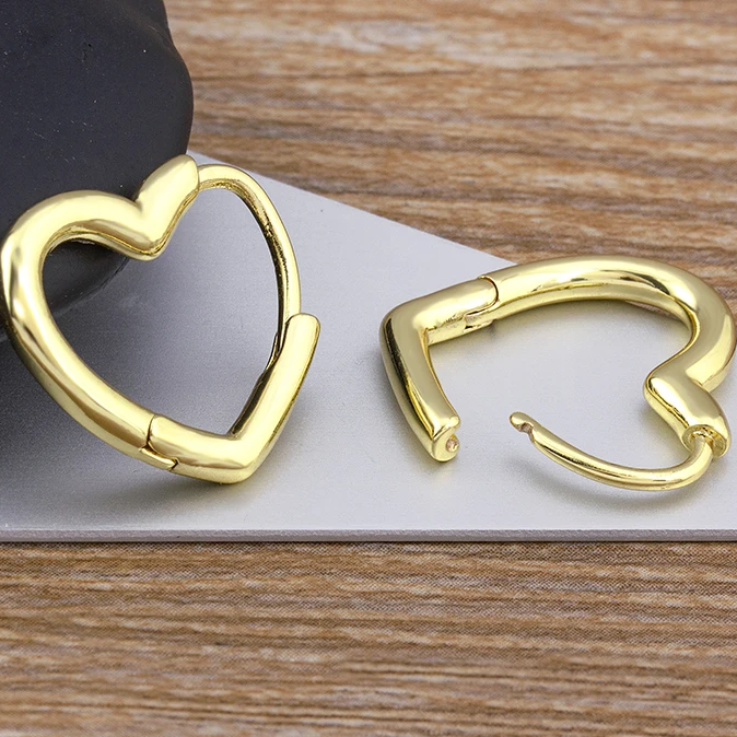 Classic Gold Earring with Timeless Appeal