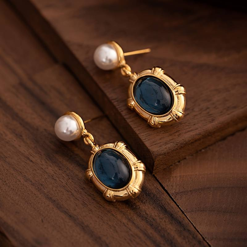 Stunning Pearl Earring for Daily Wear
