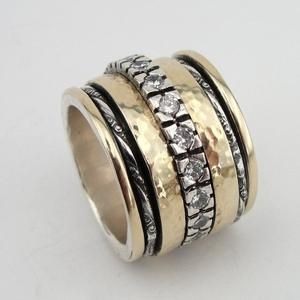 Charming Gold Ring for Any Occasion
