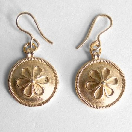 Elegant Gold Earring for Every Occasion
