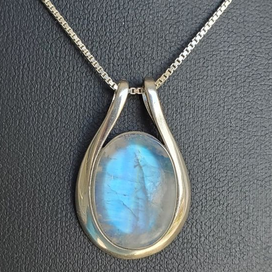 Romantic Necklace for Special Moments