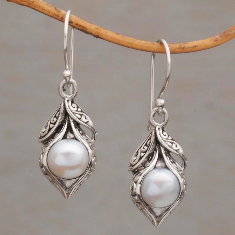 Charming Silver Earring for Any Occasion