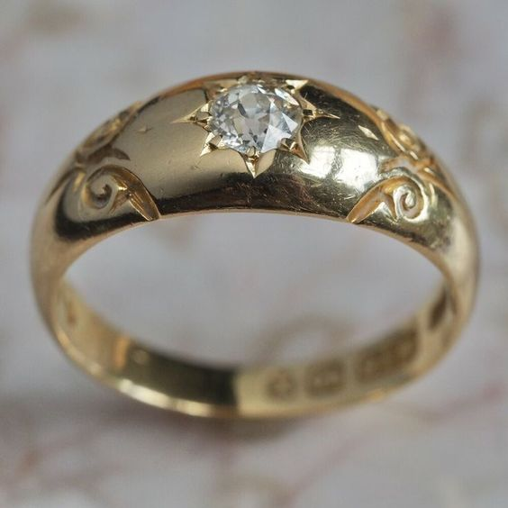 Beautiful Gold Ring with Unique Style