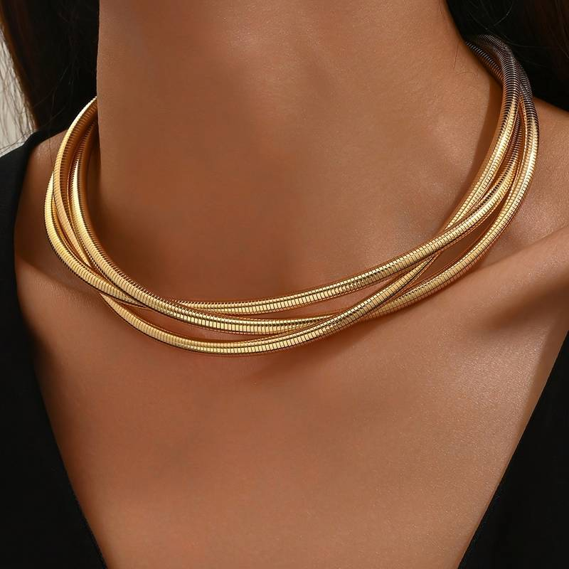 Charming Gold Necklace for Any Occasion