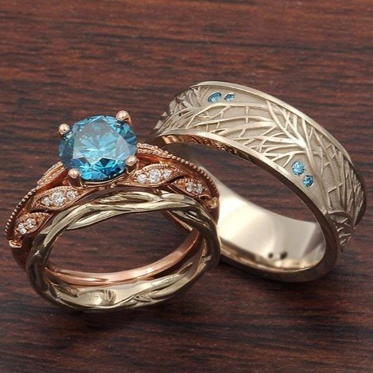 Beautiful Gold Set with Unique Style