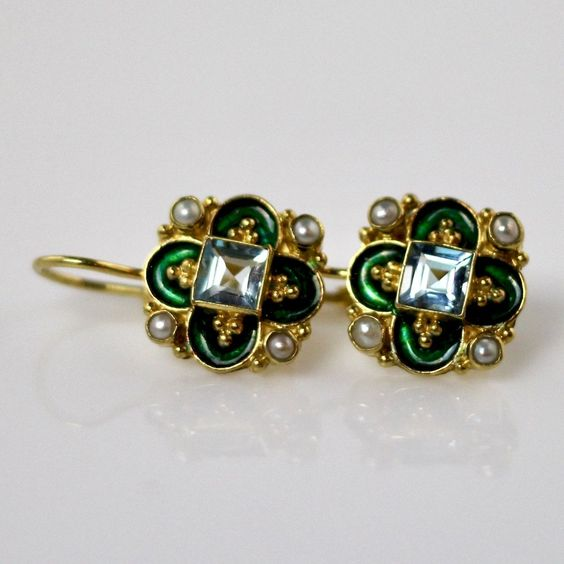 Stunning Pearl Earring for Daily Wear