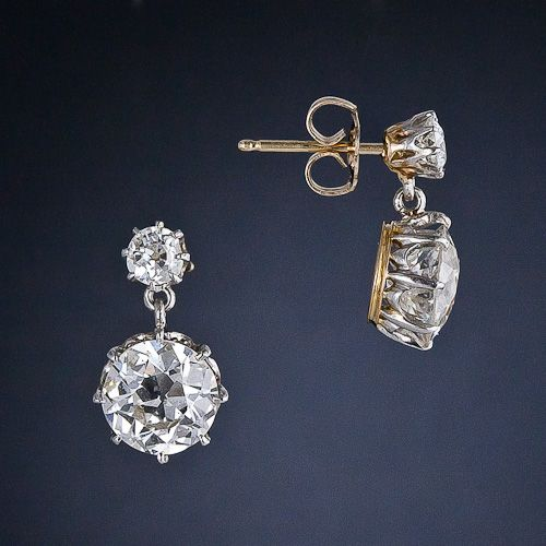 Charming Gold Earring for Any Occasion