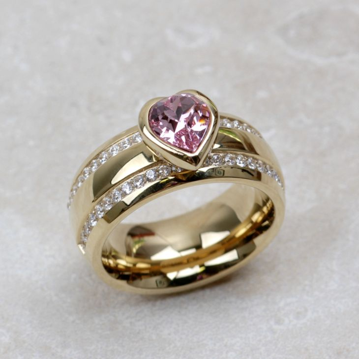 Beautiful Gold Ring with Unique Style
