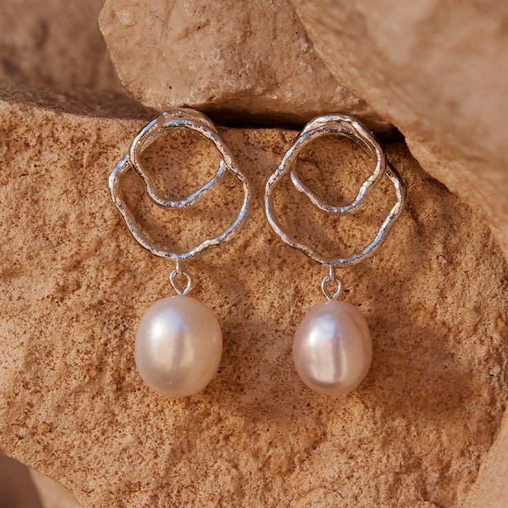Beautiful Pearl Earring with Unique Style