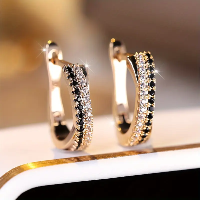 Beautiful Gold Earring with Unique Style