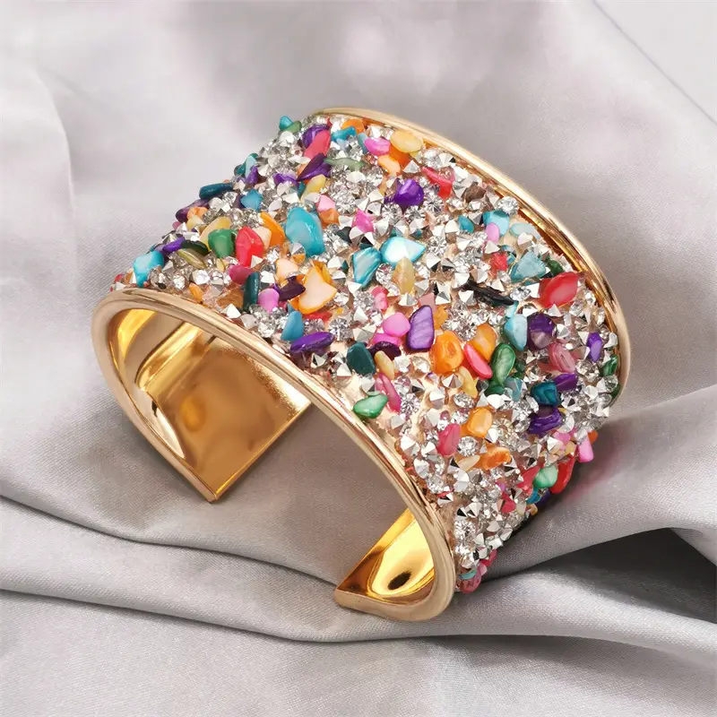 Charming Gold Bracelet for Any Occasion