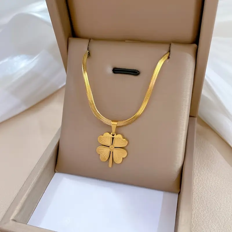 Beautiful Gold Necklace with Unique Style